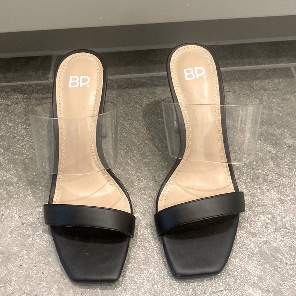 BP 
BLACK COLOR
SIZE 5
3 3/4 INCH HEELS 
TRANSPARENT HEEL
UNWORN LIKE NEW COMFY
